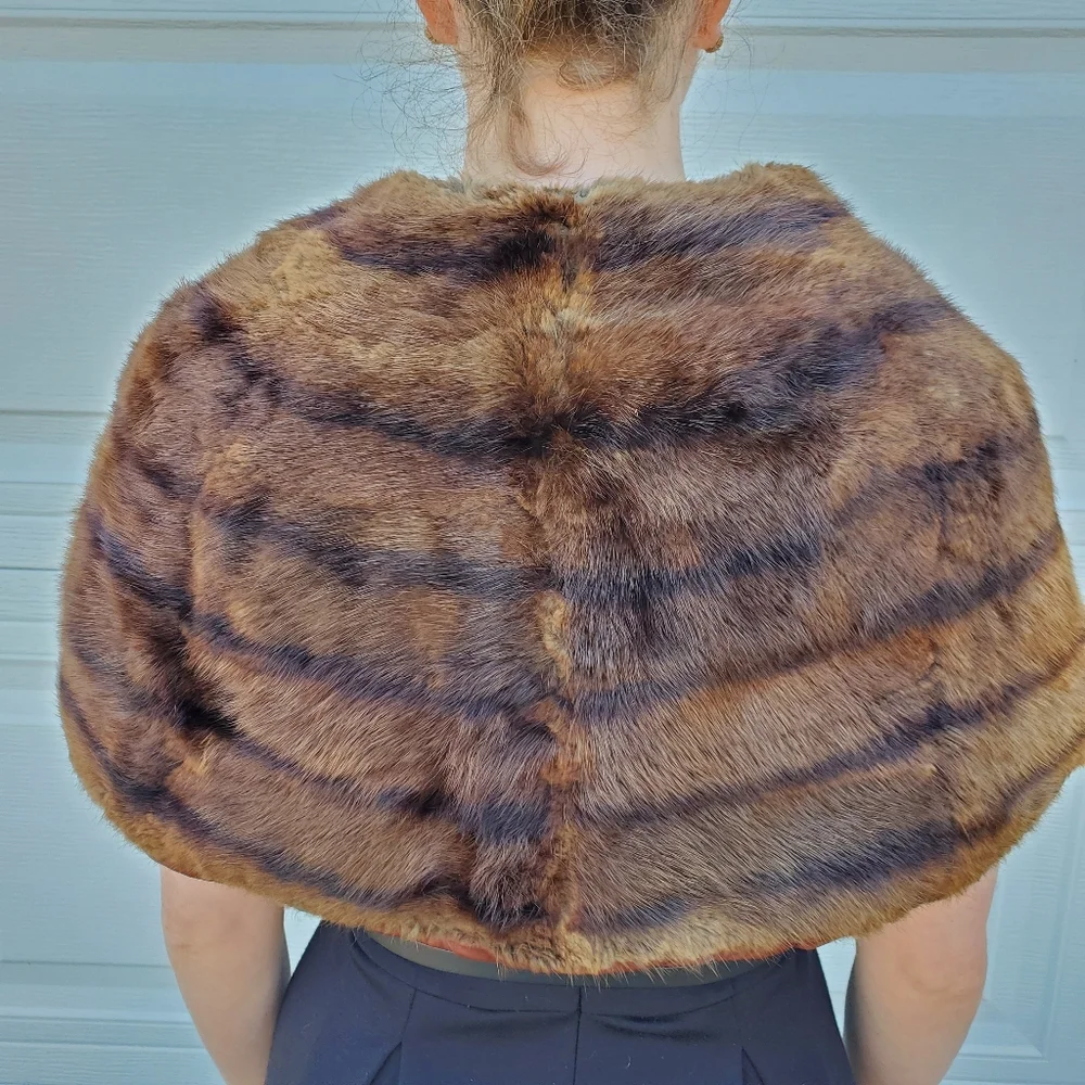 Vintage real fur shawl stole with pockets S/M